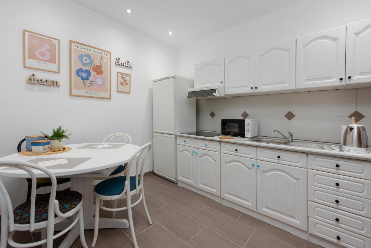 Studio Apartment Lu Rupa ภายนอก รูปภาพ